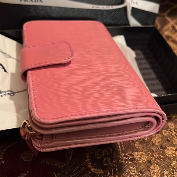 Authentic Prada wallet - Picture 7 of 12